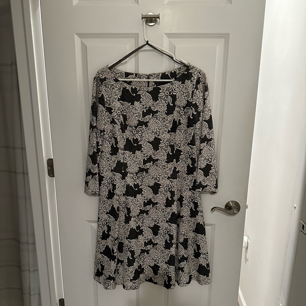 Like new! Jessica Howard 3/4 Sleeve Shift Dress (Size: 16)